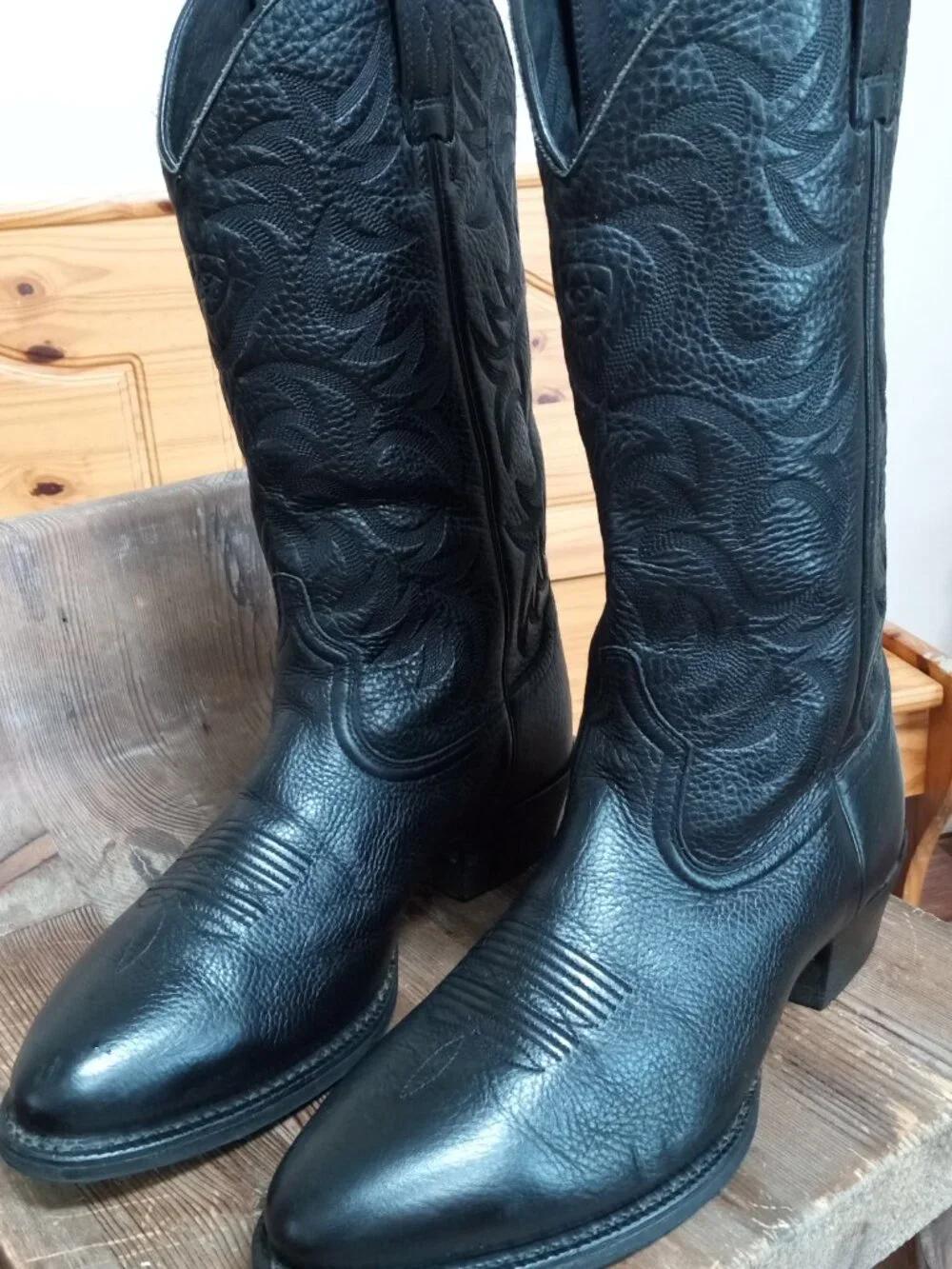 Ariat Men's Size 8 Heritage R Toe Western Boots